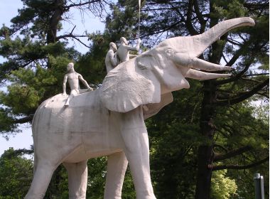 standbeeld olifant